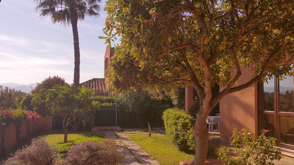 Residence Appartamenti Caffarena アルバタクス エクステリア 写真