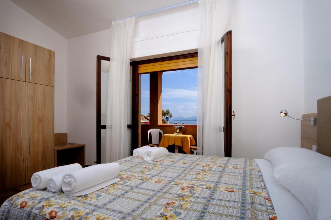 Residence Appartamenti Caffarena アルバタクス エクステリア 写真