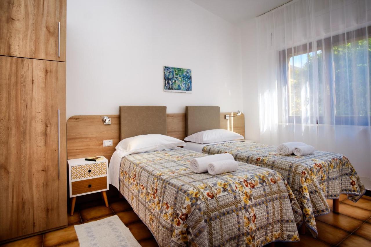 Residence Appartamenti Caffarena アルバタクス エクステリア 写真