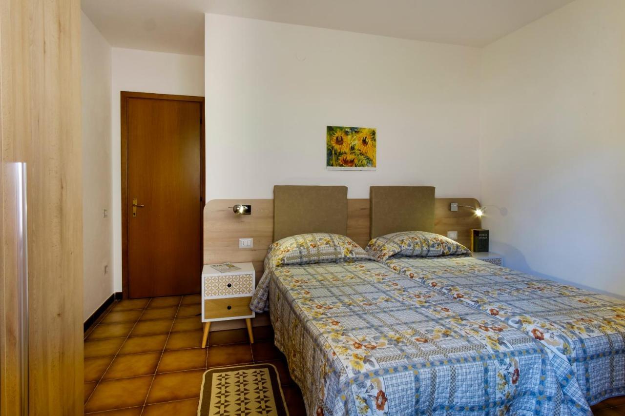 Residence Appartamenti Caffarena アルバタクス エクステリア 写真