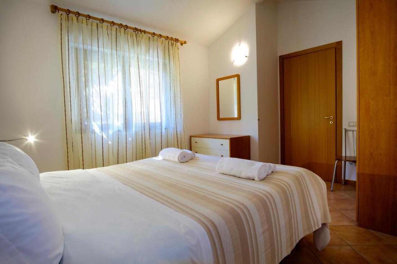Residence Appartamenti Caffarena アルバタクス エクステリア 写真