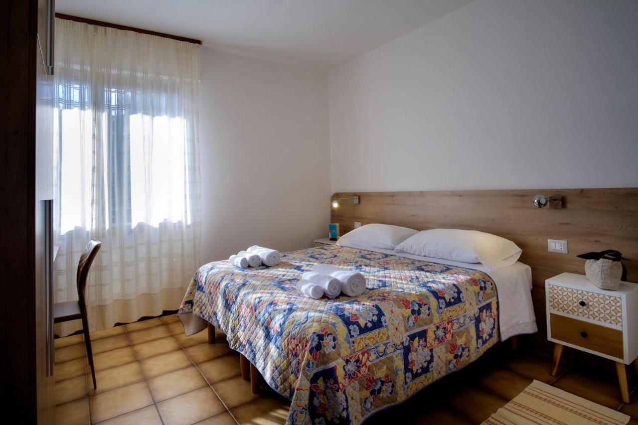 Residence Appartamenti Caffarena アルバタクス エクステリア 写真